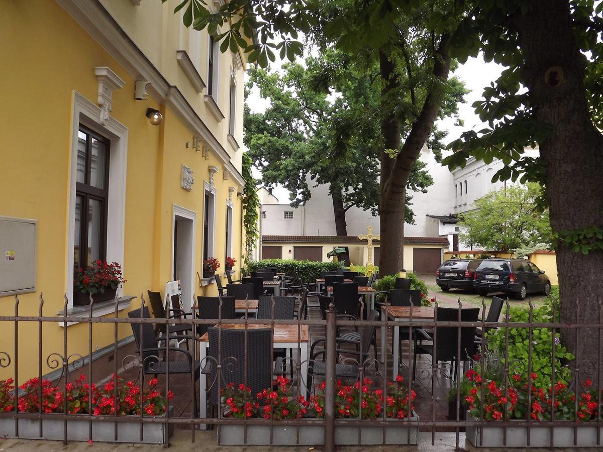 Hotel Zlaty Kriz Тепліце Екстер'єр фото